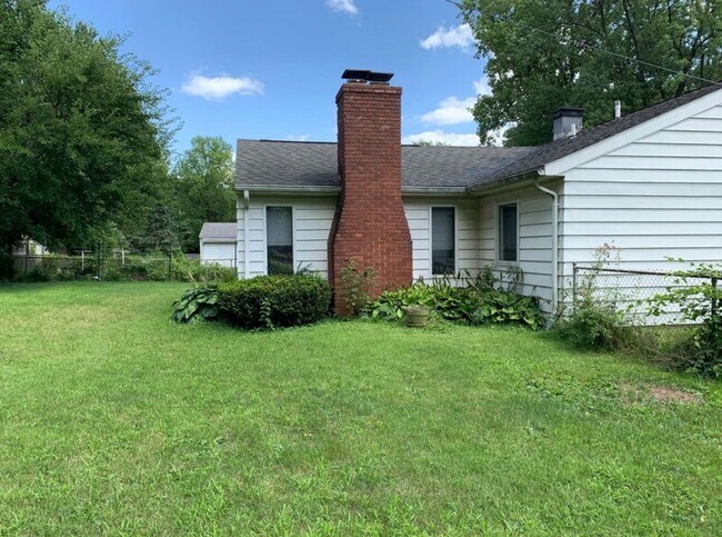 Building Photo - 1961 Indian Trail Dr