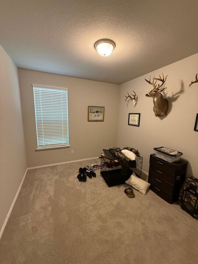 Building Photo - NEW 4 Bedroom in Joshua ISD. Move in special for the end of the year!