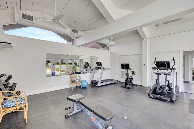 Building Photo - 2909 S Ocean Blvd