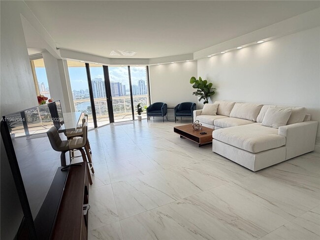 Building Photo - 20191 E Country Club Dr