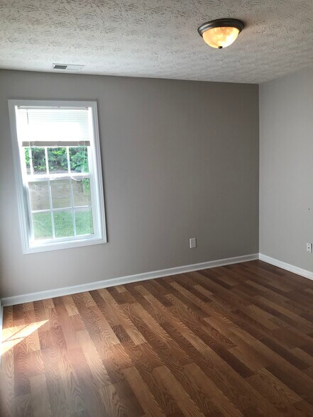 Building Photo - 5746 Bridgeport Ct