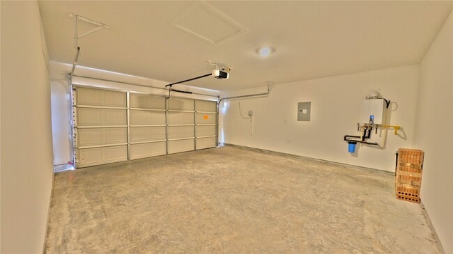 Building Photo - 16843 Old Wagon Wy