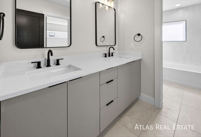 Building Photo - 830 Cherry St