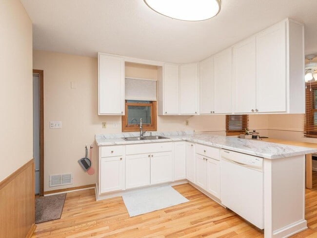 Building Photo - 6321 Wilryan Ave