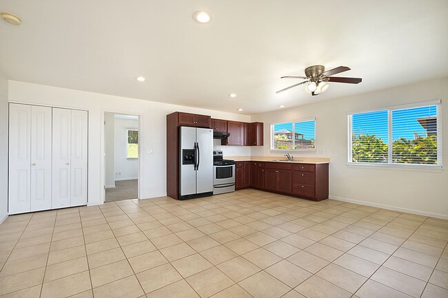 Building Photo - Beautiful 4 Bedroom, 4 Bathroom Home in th...