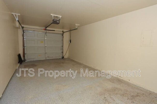 Building Photo - 8128 Sunrise E Way