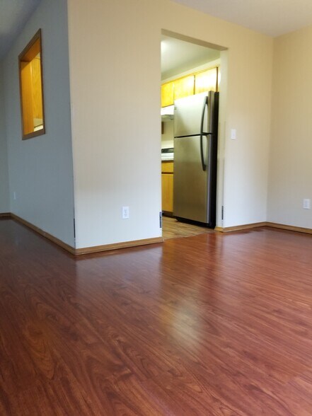 Building Photo - 3933 SW Pinewood Way