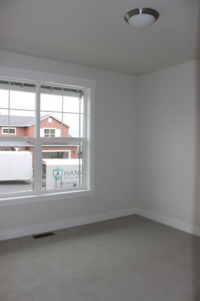 Building Photo - Gorgeous home in Brookswood Crossing avail...