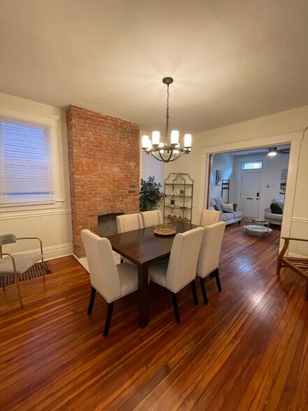 Building Photo - 297 Reinhard Ave