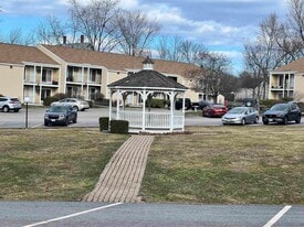 Building Photo - 804 Cocheco Ct