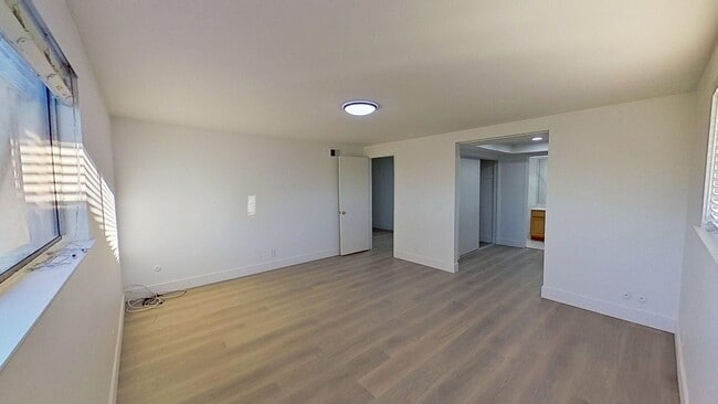 Building Photo - 5913 E Tiber Dr