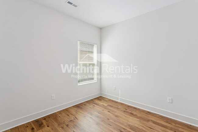 Building Photo - 12868-12868 W Wheatland Ct