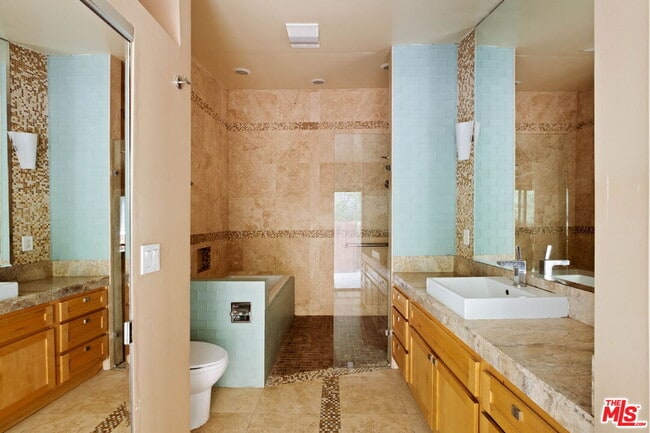 Building Photo - 303 Mavis Dr