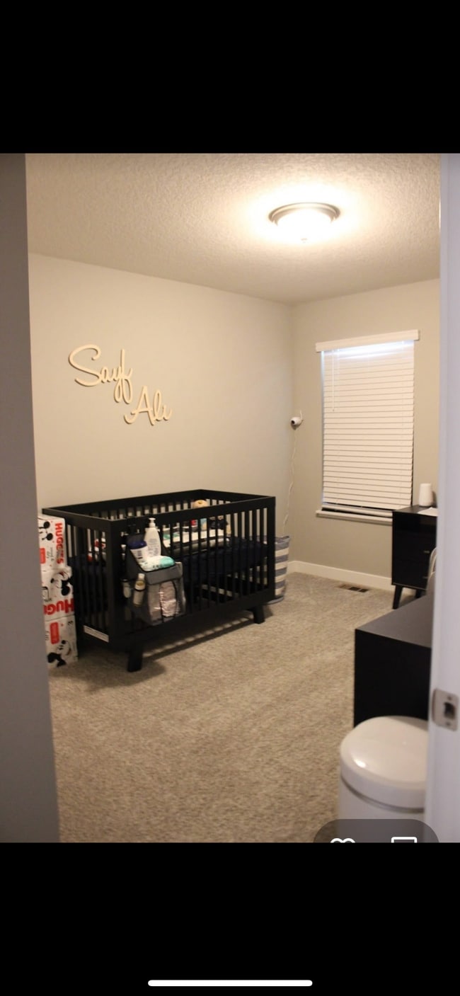 Building Photo - 11624 Pineridge Way N