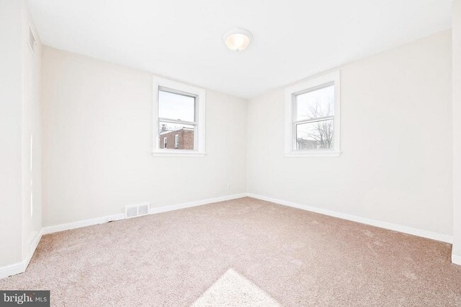 Building Photo - 228 Fitzwilliams Rd