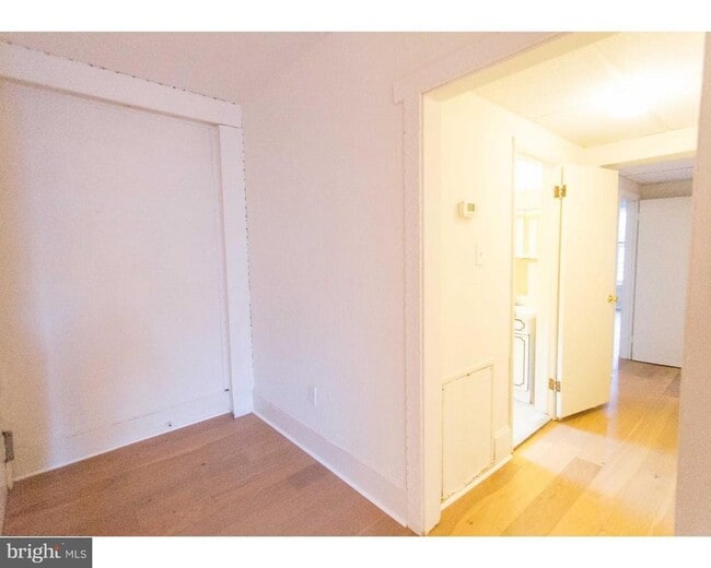 Building Photo - 901 Clinton St