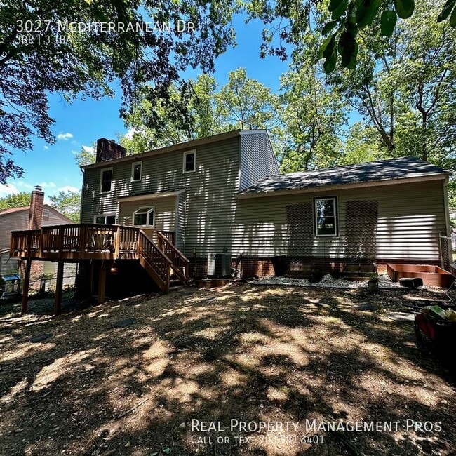Building Photo - 3027 Mediterranean Dr