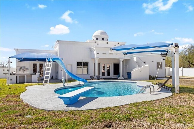 Building Photo - 4004 Persimmon Dr