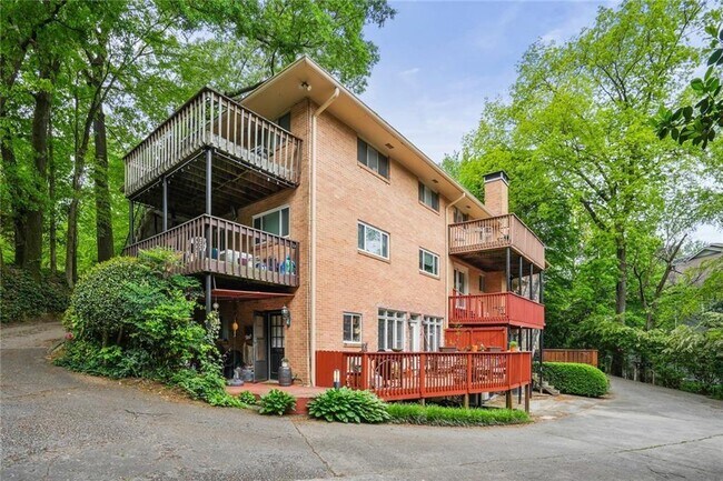 Building Photo - 1466 E Rock Springs Rd NE
