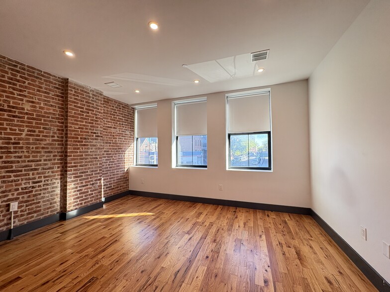 Building Photo - 568 Communipaw Ave