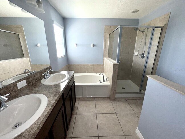 Building Photo - 2120 Song Sparrow Ct