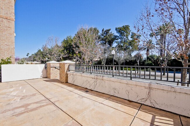 Building Photo - Wow! What a Great Home! Available Now!