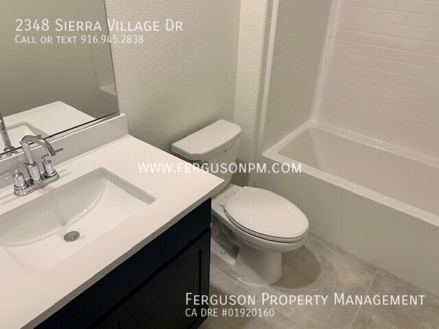 Building Photo - Pet Friendly Solar Home in West Roseville
