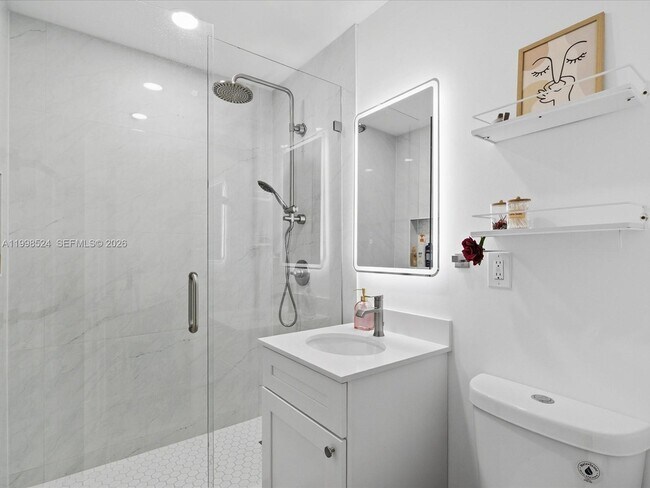 Building Photo - 2648 NE 26th Ave