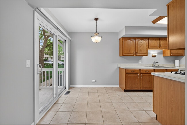 Building Photo - 212 Amherst Ct