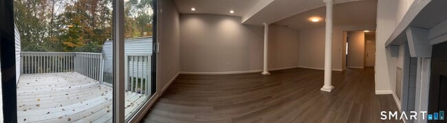 Building Photo - 221 Cottonwood Rd