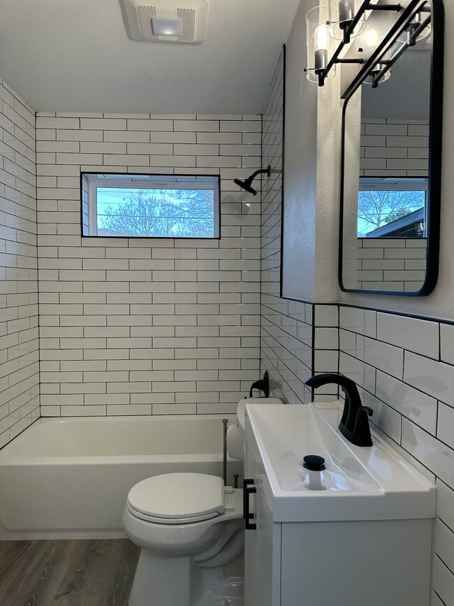 Building Photo - 8655 Ashcroft Ave