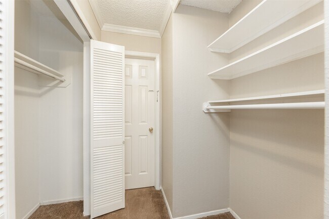 Building Photo - 12926 Greenway Chase Ct
