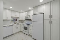 Building Photo - 371 S Hollybrook Dr
