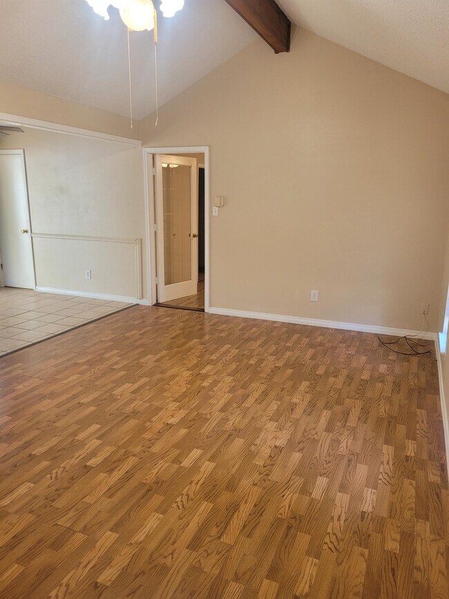 Building Photo - 4808 Fordham Dr