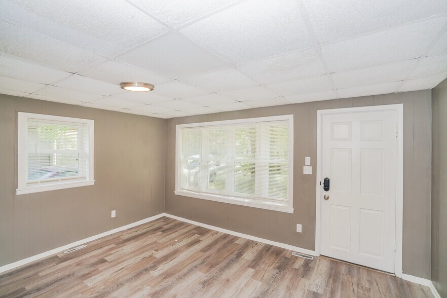 Building Photo - 3812 St Joseph Rd