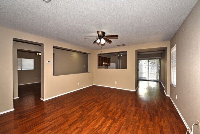 Building Photo - GREAT HOME  |  PAINTED SEPT 2025  |  3 BED...