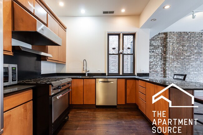 Building Photo - 1330 W Madison St