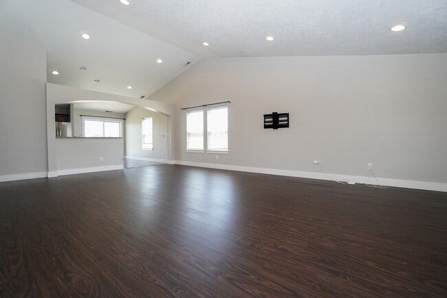Building Photo - 2724 Sommersby Wy N