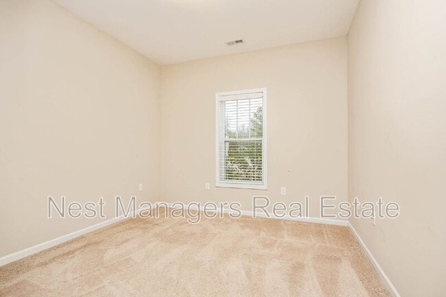 Building Photo - 450 Roanoke Dr