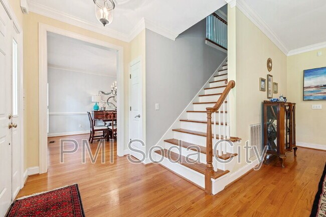 Building Photo - 10 Old Woodlands Ct