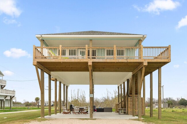 Building Photo - 1062 Cedar Ln