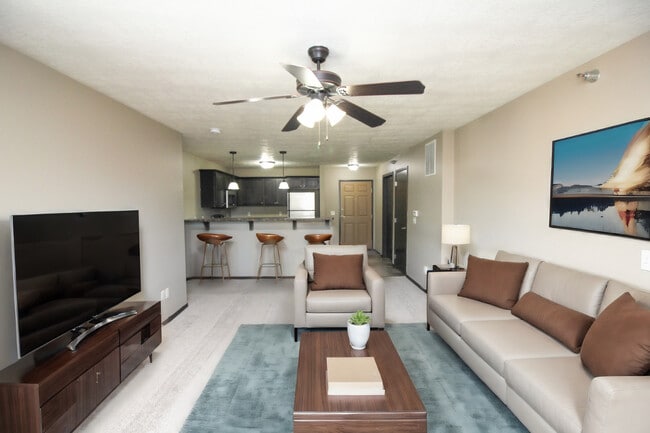 Building Photo - The Villas at Canyon Creek