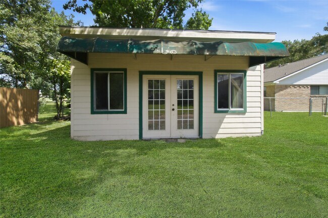 Building Photo - 2106 Rose Rd