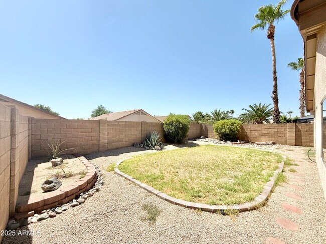 Building Photo - 14917 W Lamoille Dr
