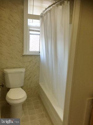 Building Photo - 1157 E King St