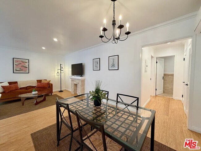 Building Photo - 1027 20th St