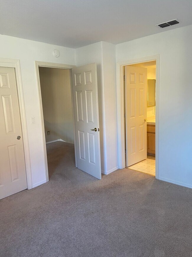 Building Photo - American River Canyon Folsom - 3 Bdrm, 3 Bath in gated community