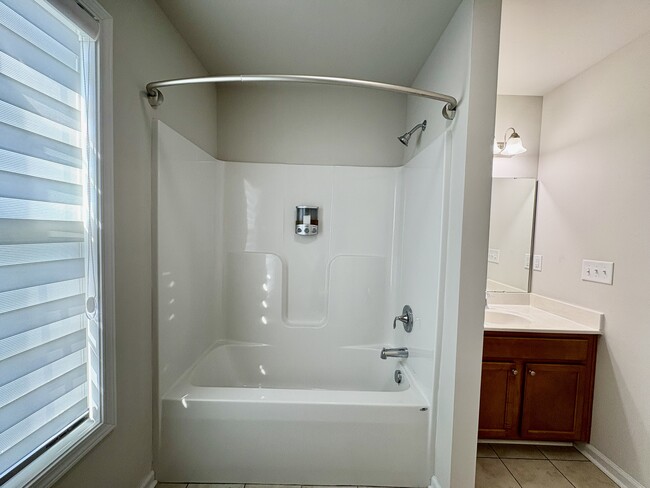 Building Photo - 189 Traverse Dr