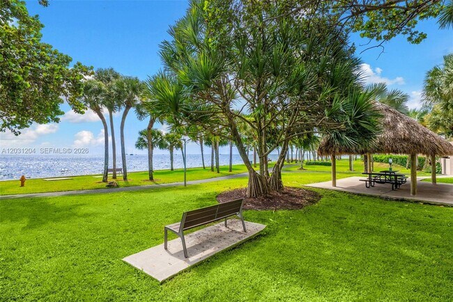 Building Photo - 3 Grove Isle Dr