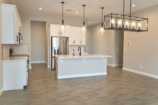 Building Photo - 20047 W Turney Ave